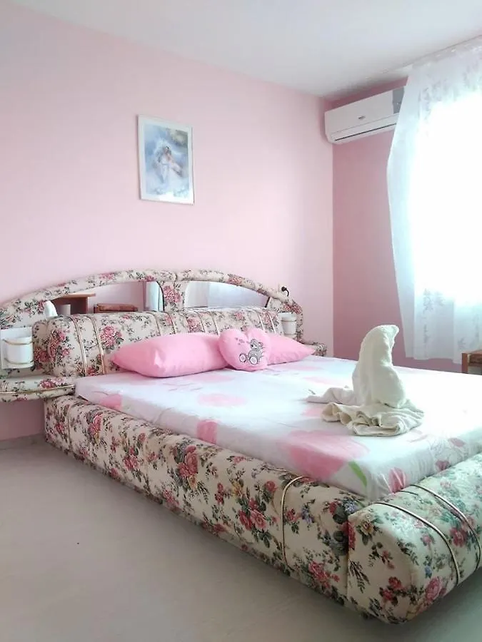 Guest house Къща За Гости Синьо Лято Pomorie