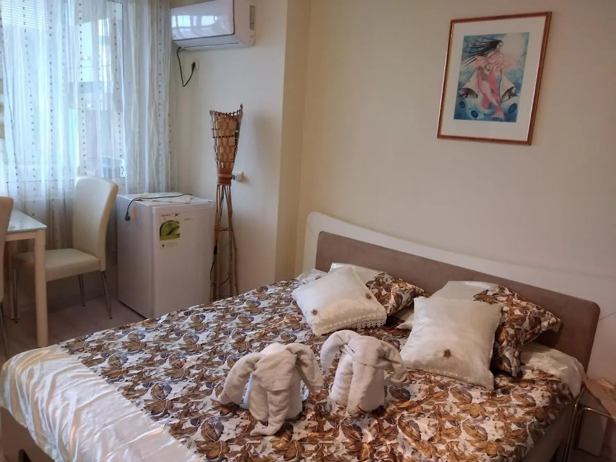 Guest house Къща За Гости Синьо Лято Pomorie Bulgaria